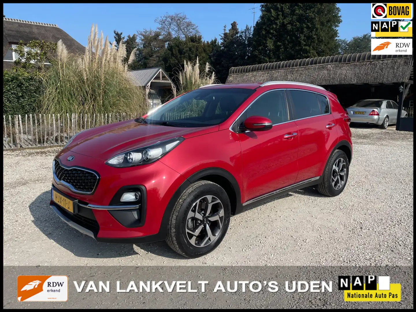 Kia Sportage 1.6 GDI DynamicLine Stoelverw. Grootbeeld, 30.000k Rood - 1