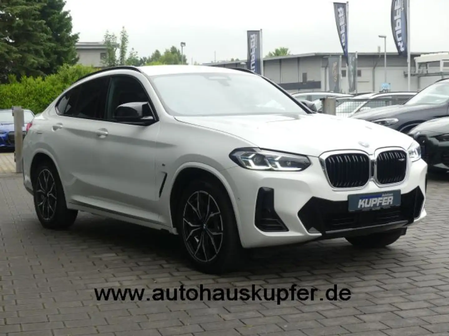 BMW X4 M d Laser°AHK°ACC Prof°360°Laser°Stdhzg.HUP Weiß - 2
