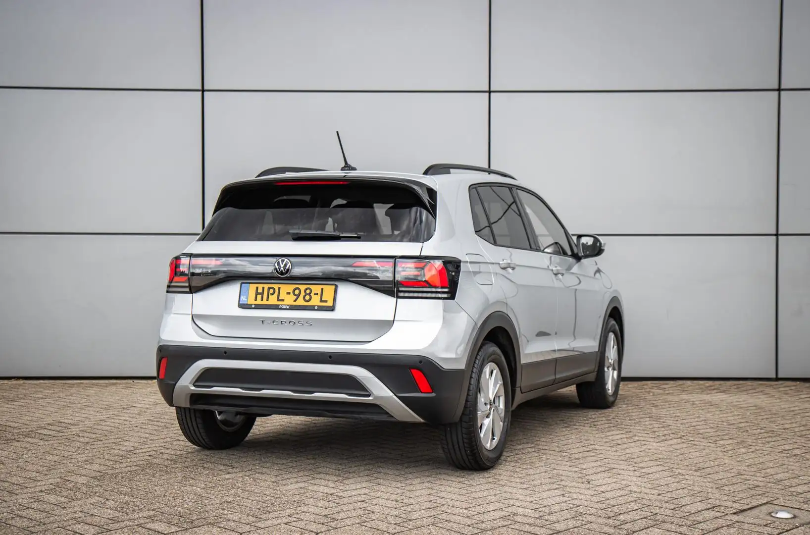 Volkswagen T-Cross 1.0 TSI 115pk DSG Life Edition | Parkeersensoren | Gris - 2