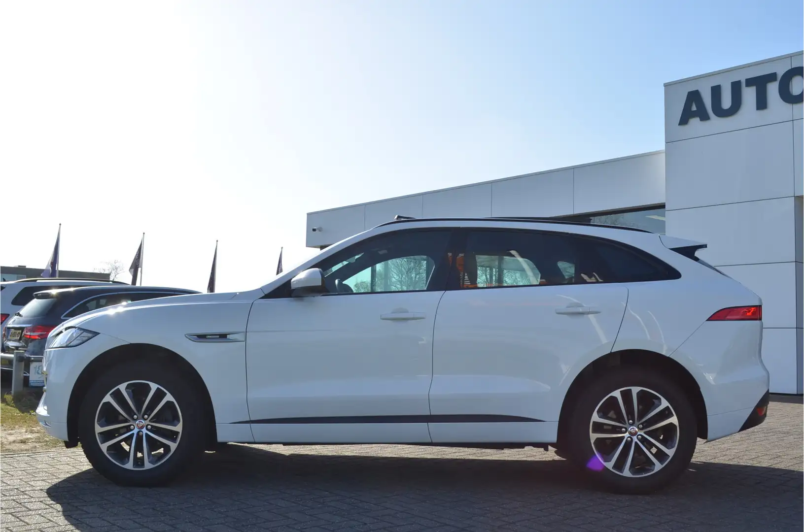 Jaguar F-Pace 2.5t AWD R-Sport Pano | Trekhaak elektr | Leer | E Wit - 2