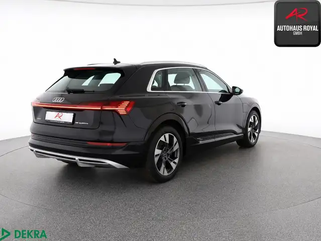 Audi E-Tron view 5