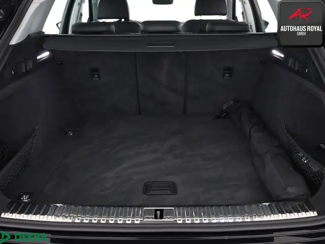 Audi E-Tron view 14