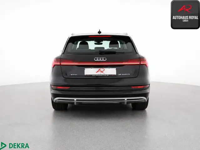 Audi E-Tron view 4
