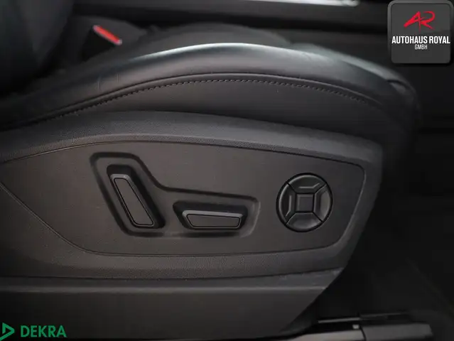 Audi E-Tron view 12