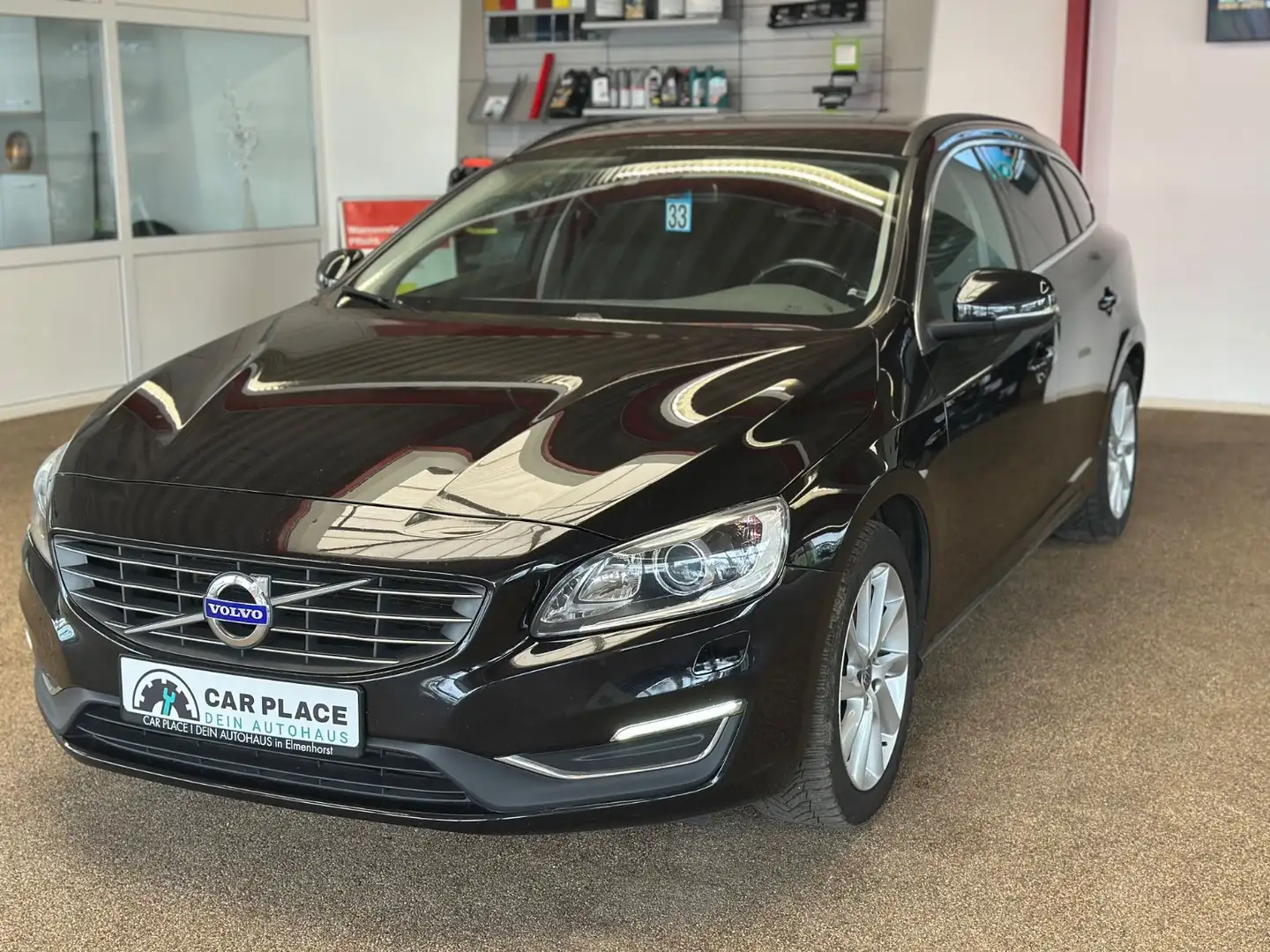 Volvo V60 Kombi Momentum Noir - 1