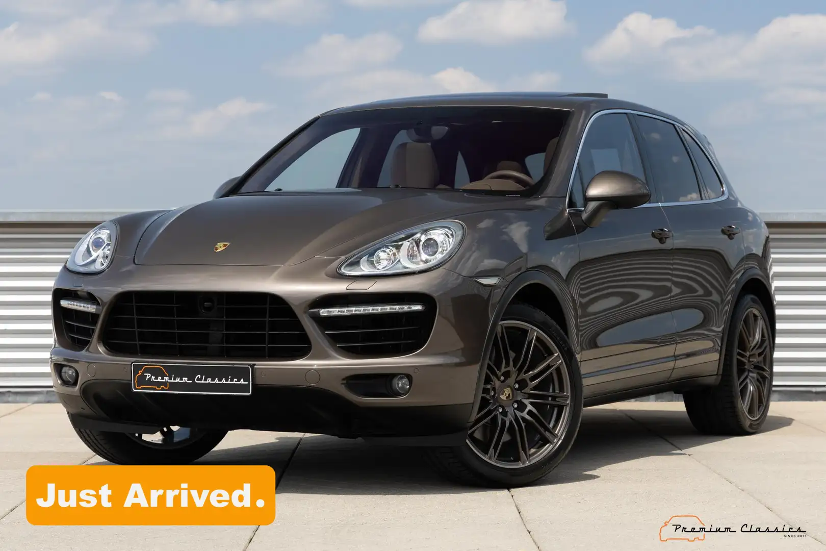 Porsche Cayenne 4.8 Turbo | 97.000KM | Porsche Exclusive | Panoram Bruin - 1