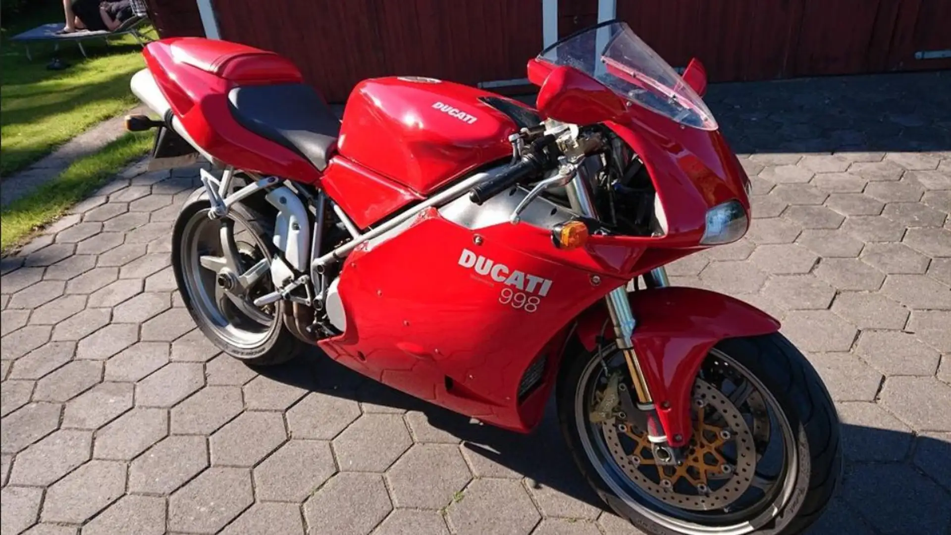 Ducati 998 Rouge - 1