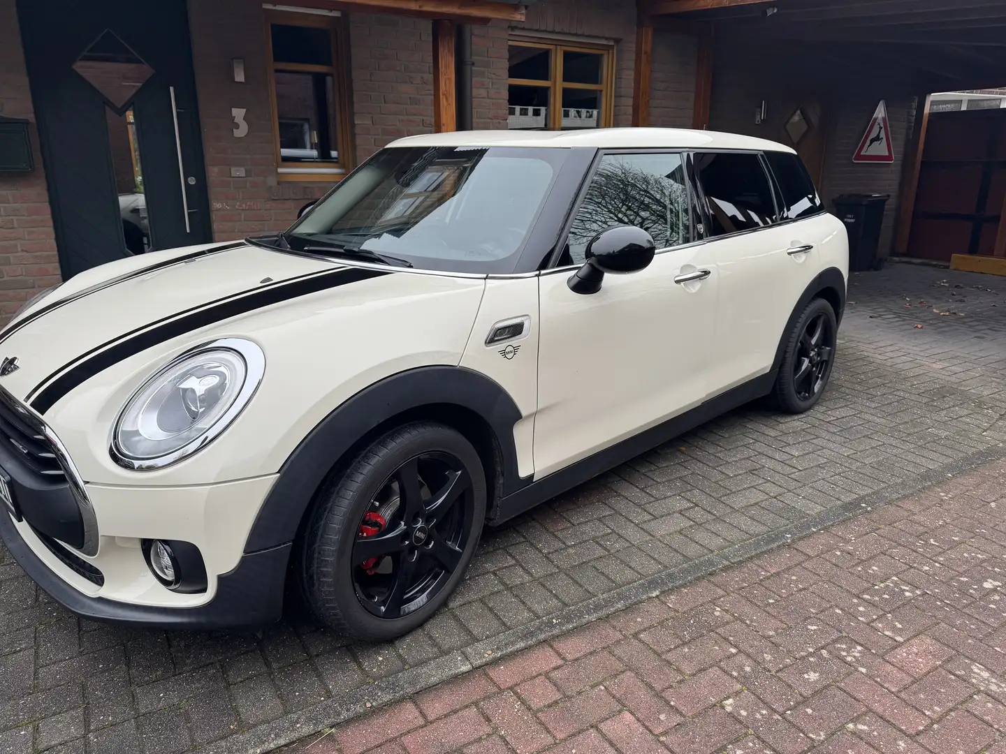 MINI One Clubman LED+ Pano.+AHK+TÜV+ Service neu Top! - 2