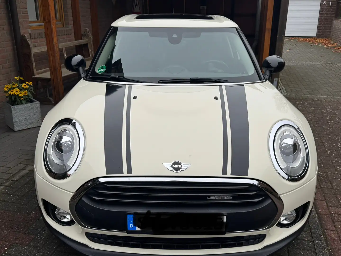 MINI One Clubman LED+ Pano.+AHK+TÜV+ Service neu Top! - 1