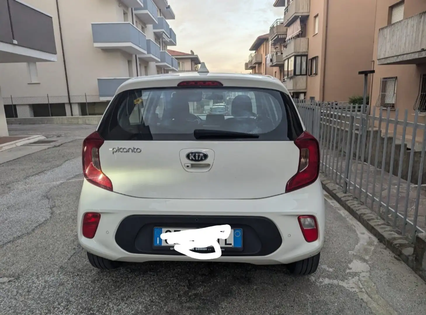Kia Picanto 1.0 dpi Style Comfort Pack - 2