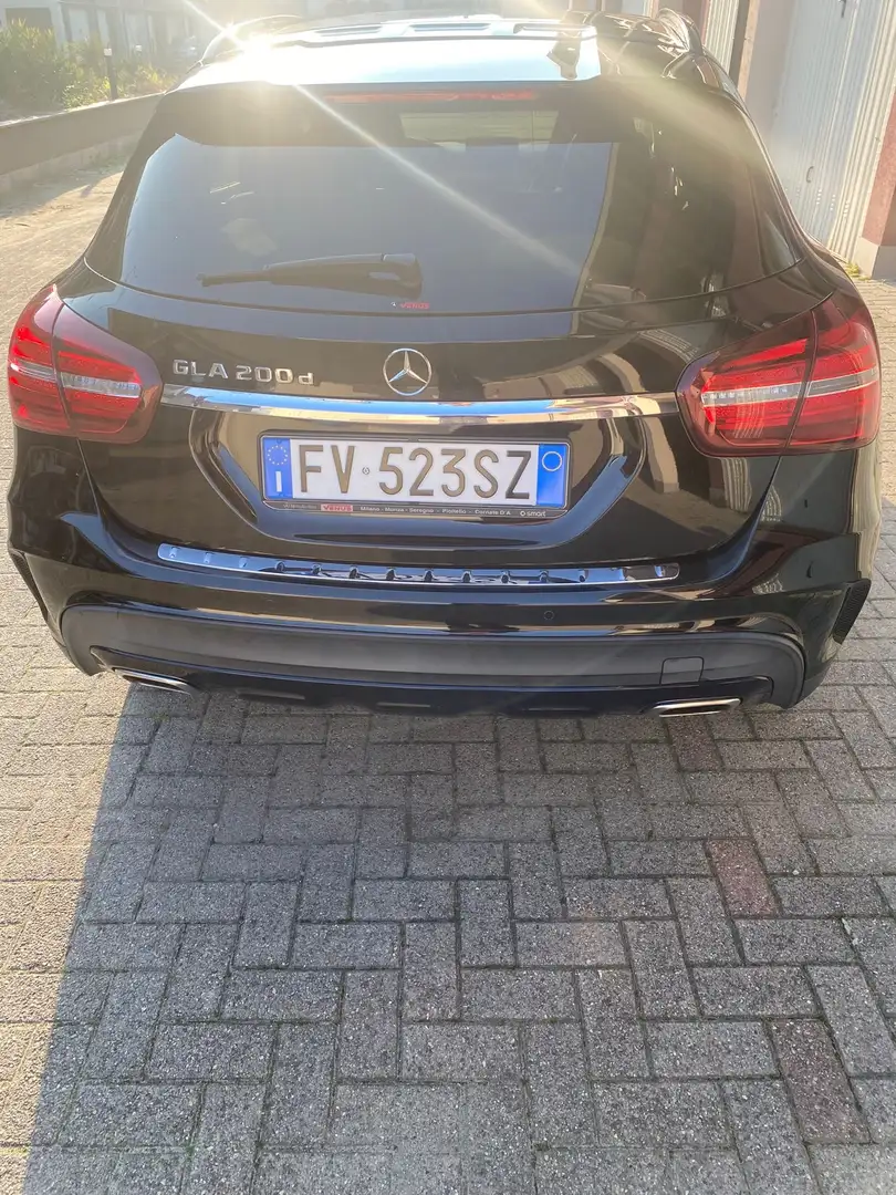 Mercedes-Benz GLA 200 d Night Edition auto - 2