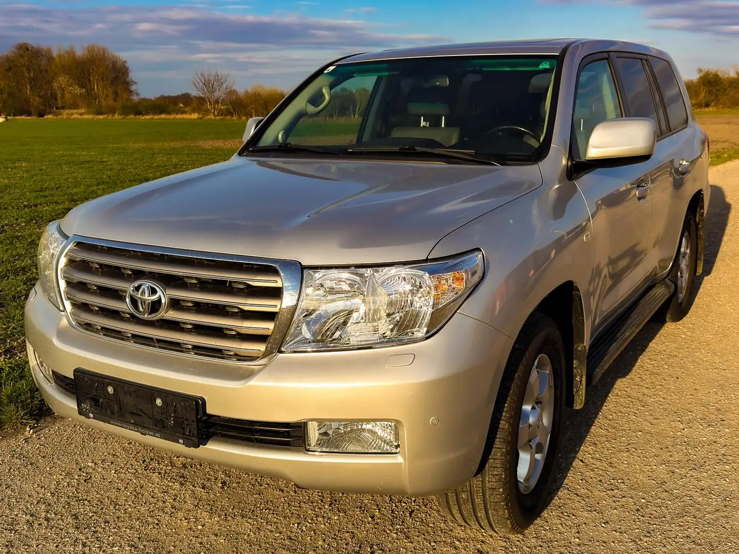 Toyota Land Cruiser Landcruiser 400 4,5 D-4D V8 Silber - 1
