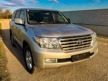 Landcruiser 400 4,5 D-4D V8