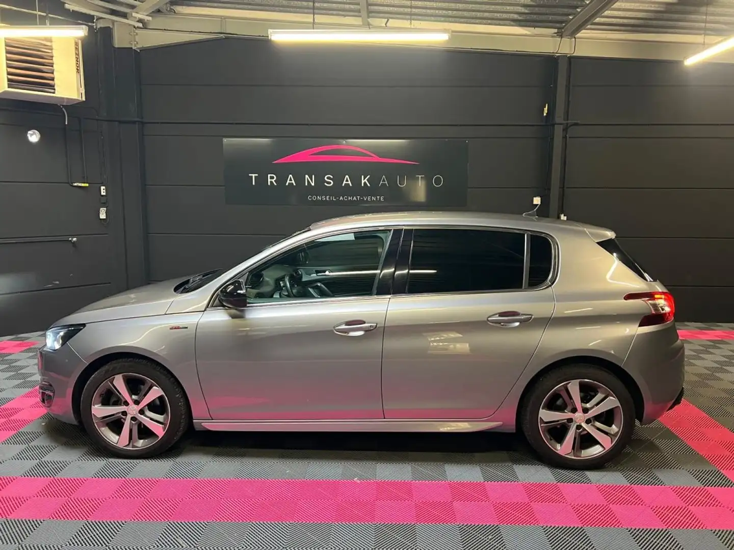 Peugeot 308 1.6 BlueHDi 120ch SS BVM6 GT Line / Caméra de recul / Cuir chauffant ,massant Gris - 2