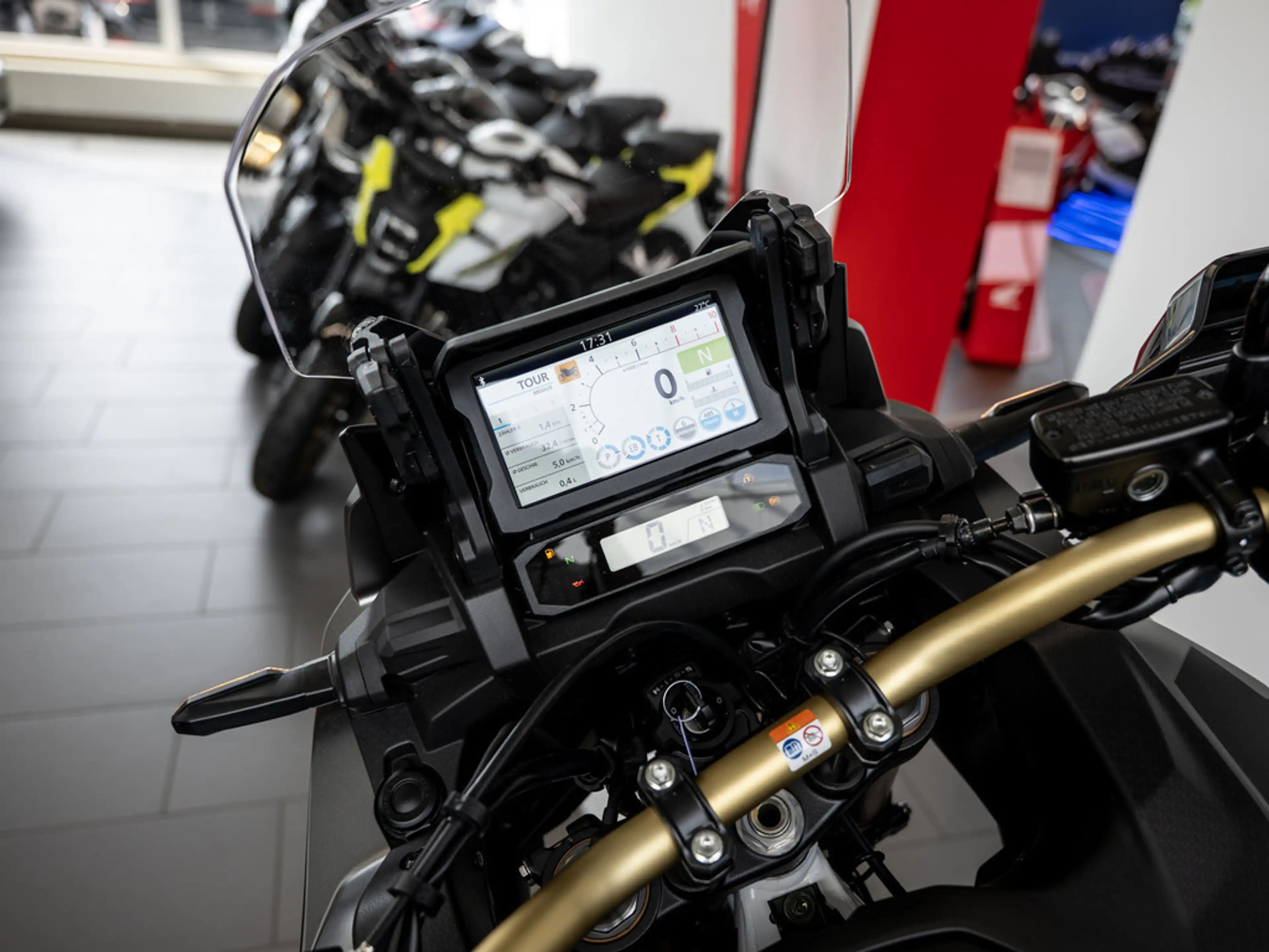 Honda CRF 1100 L Africa Twin LED Adventure — photo 3