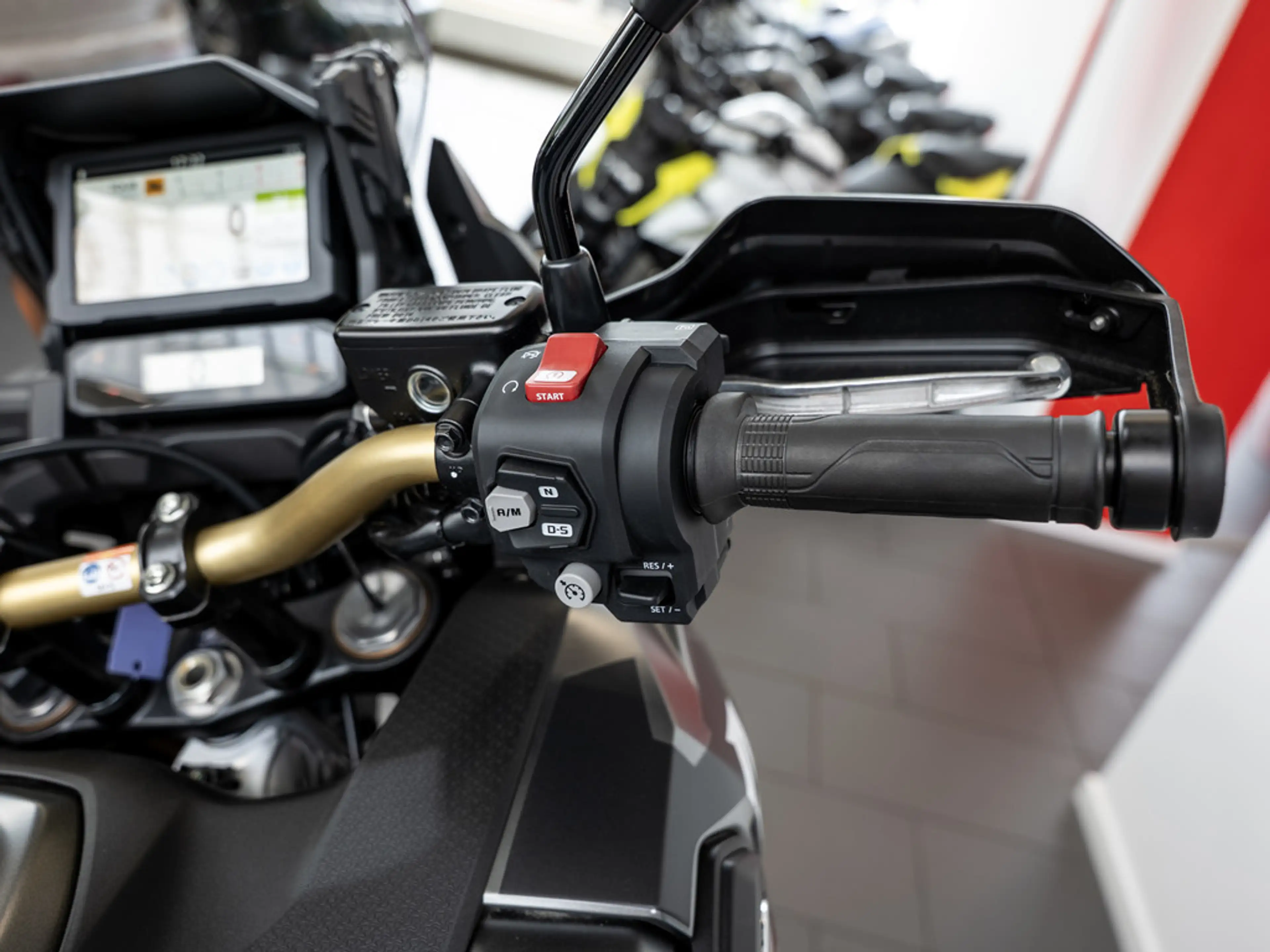 Honda CRF 1100 L Africa Twin LED Adventure — photo 12