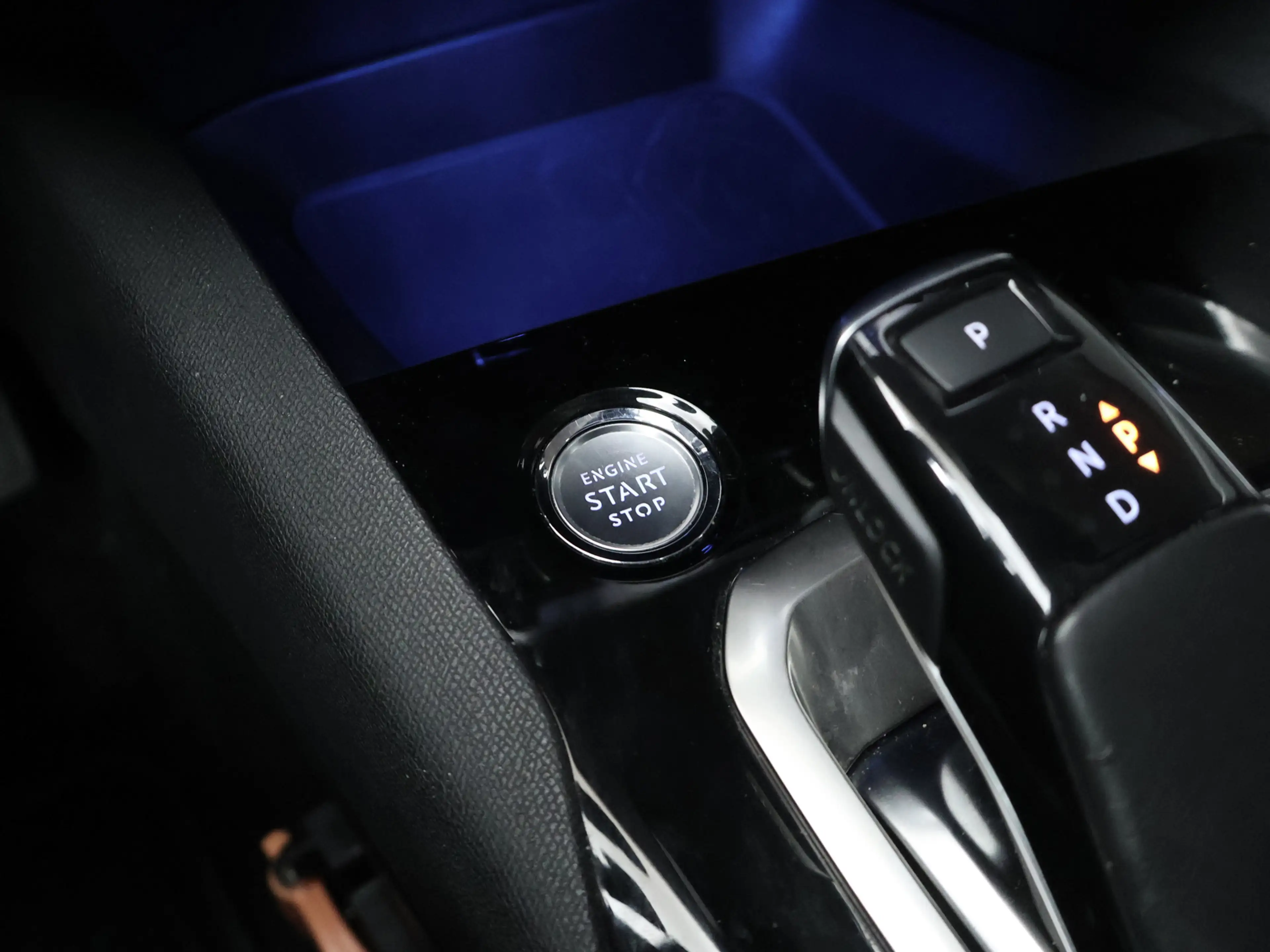 Peugeot 3008 1.2 PureTech Crossway Sport (APPLE CARPLAY,NAVI,CA — photo 16