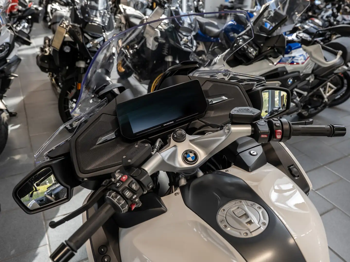 BMW R 1250 RT KOMFORT-P. DYNAMIC-P. ACC SHZ Biały - 2