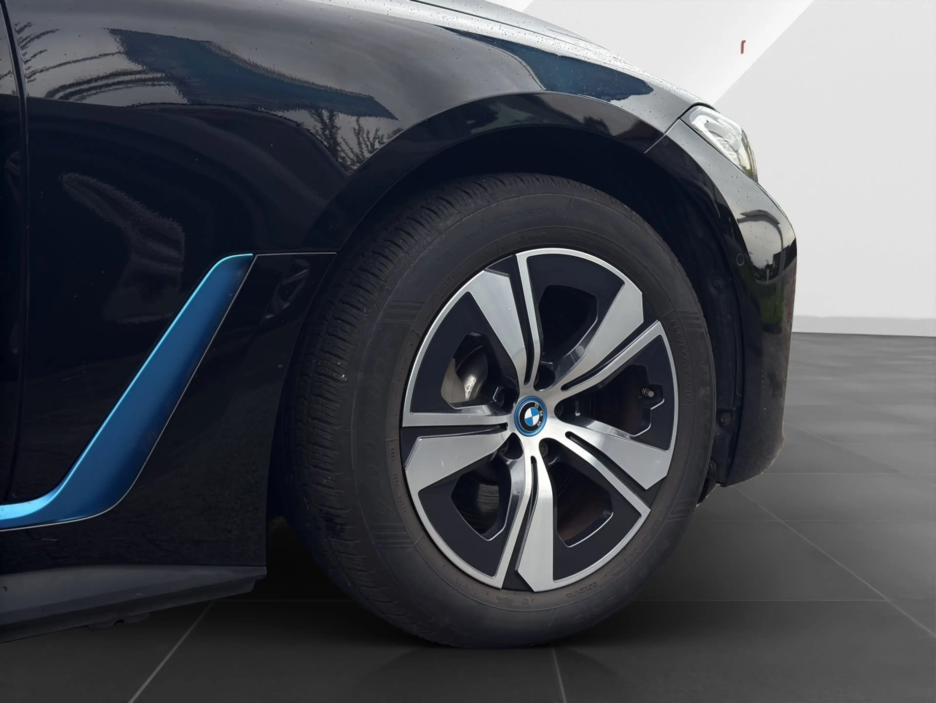 BMW i4 eDrive35 Gran Coupé — photo 8