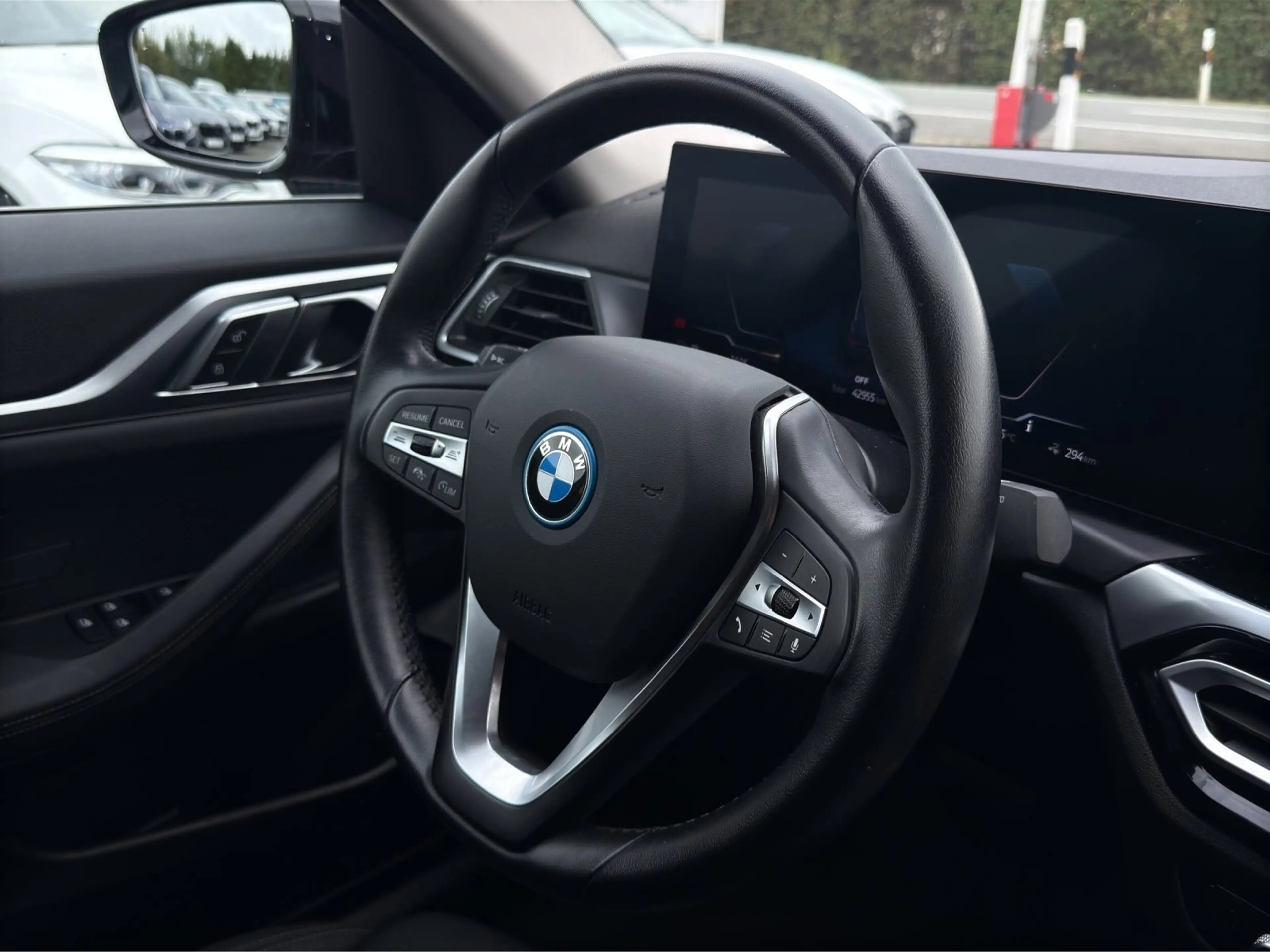 BMW i4 eDrive35 Gran Coupé — photo 21