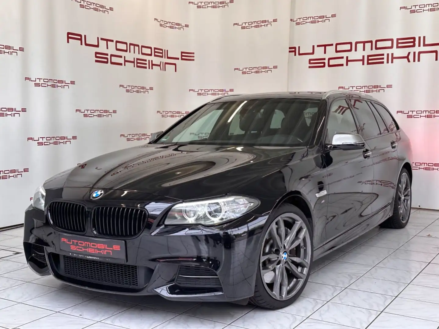 BMW 550 d xDrive Touring *Pano*HUD*AHK* Black - 1