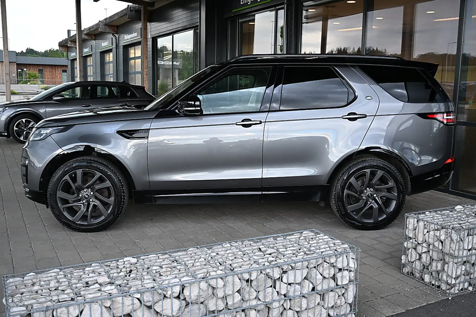Land Rover Discovery 5 3,0 TDV6 HSE Luxury Aut. 7 Sitze ACC, LED, Lu... Grau - 2