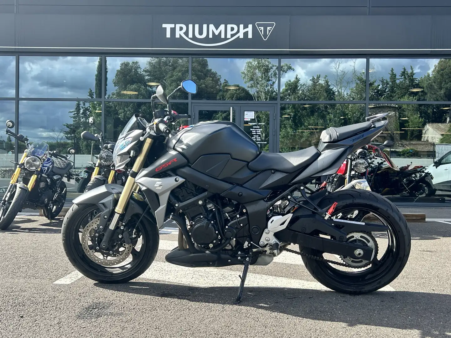 Suzuki GSR 750 - 2