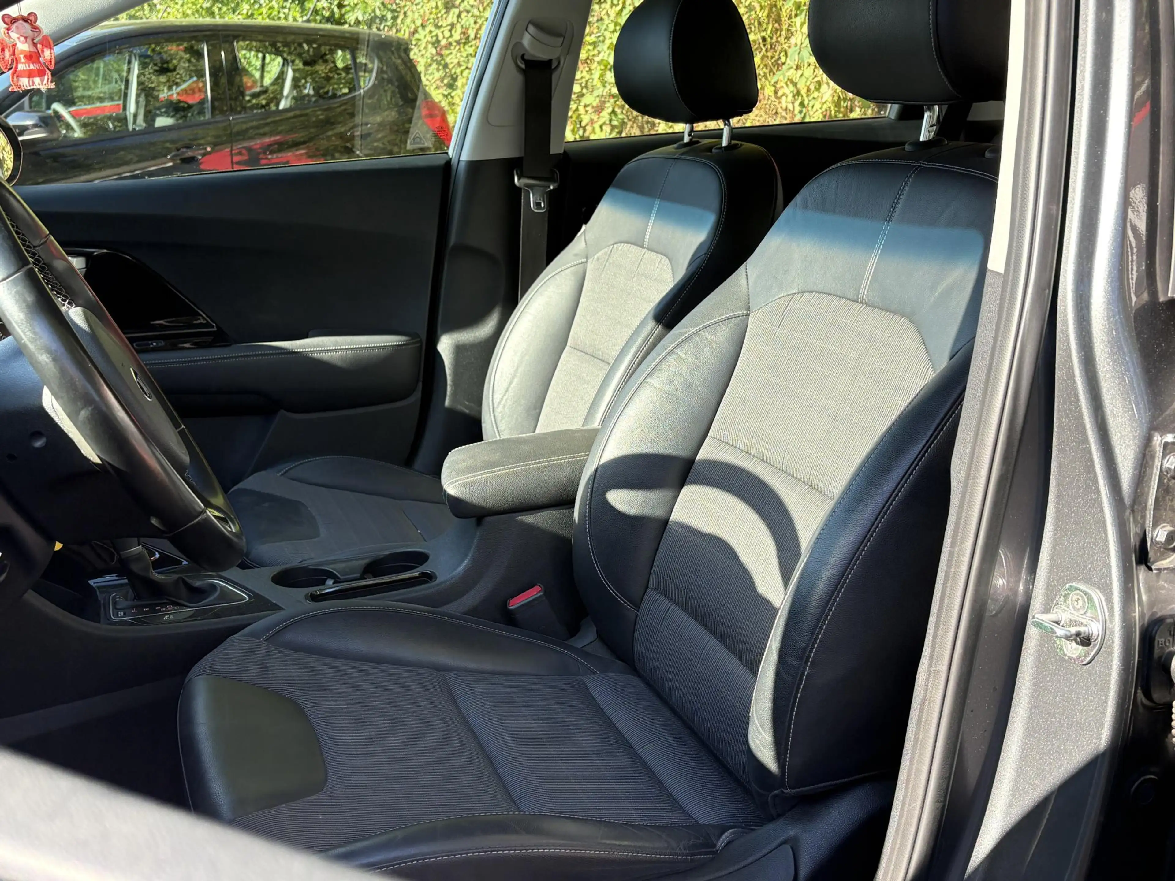 Kia Niro 1.6 GDi Hybrid DynamicLine - Navigatie - Climate C — photo 5