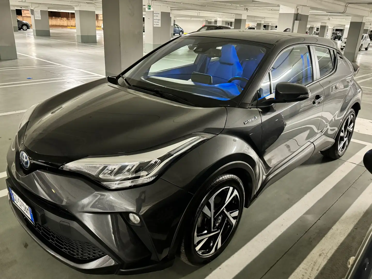 Toyota C-HR 1.8h Business 2wd e-cvt - 1