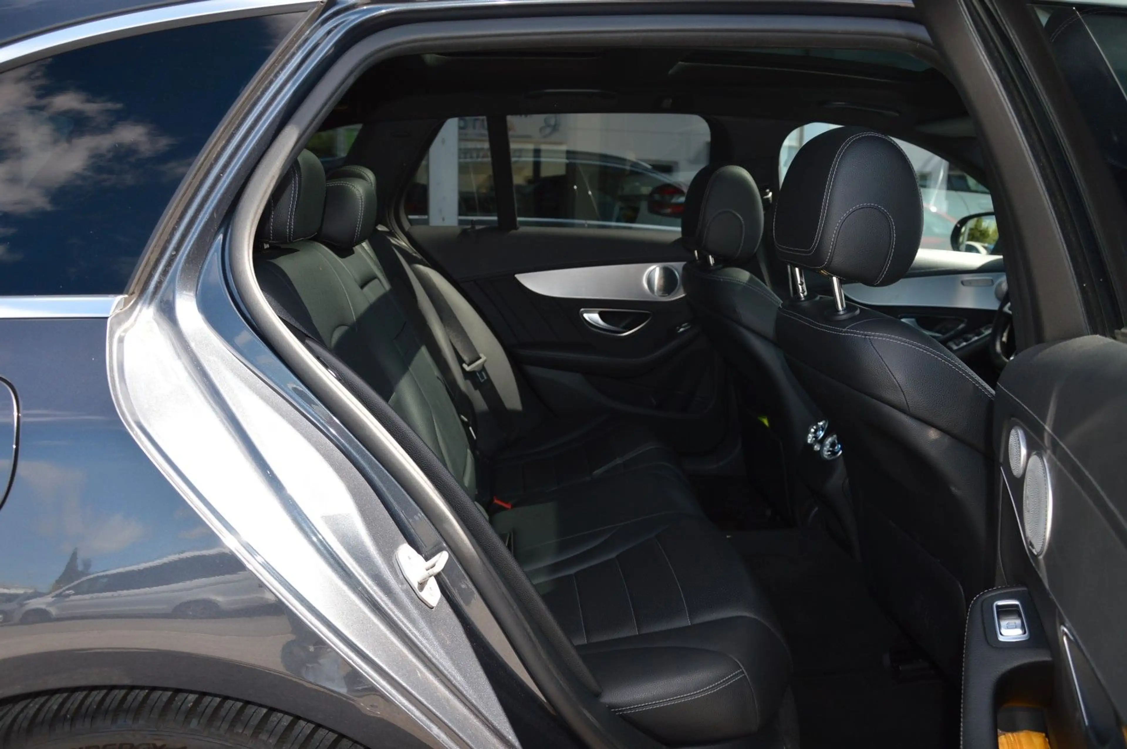 Mercedes-Benz C 250 d T 4Matic*AMG-Line*PANO*LED*BURM*PARK*AHK* — photo 13