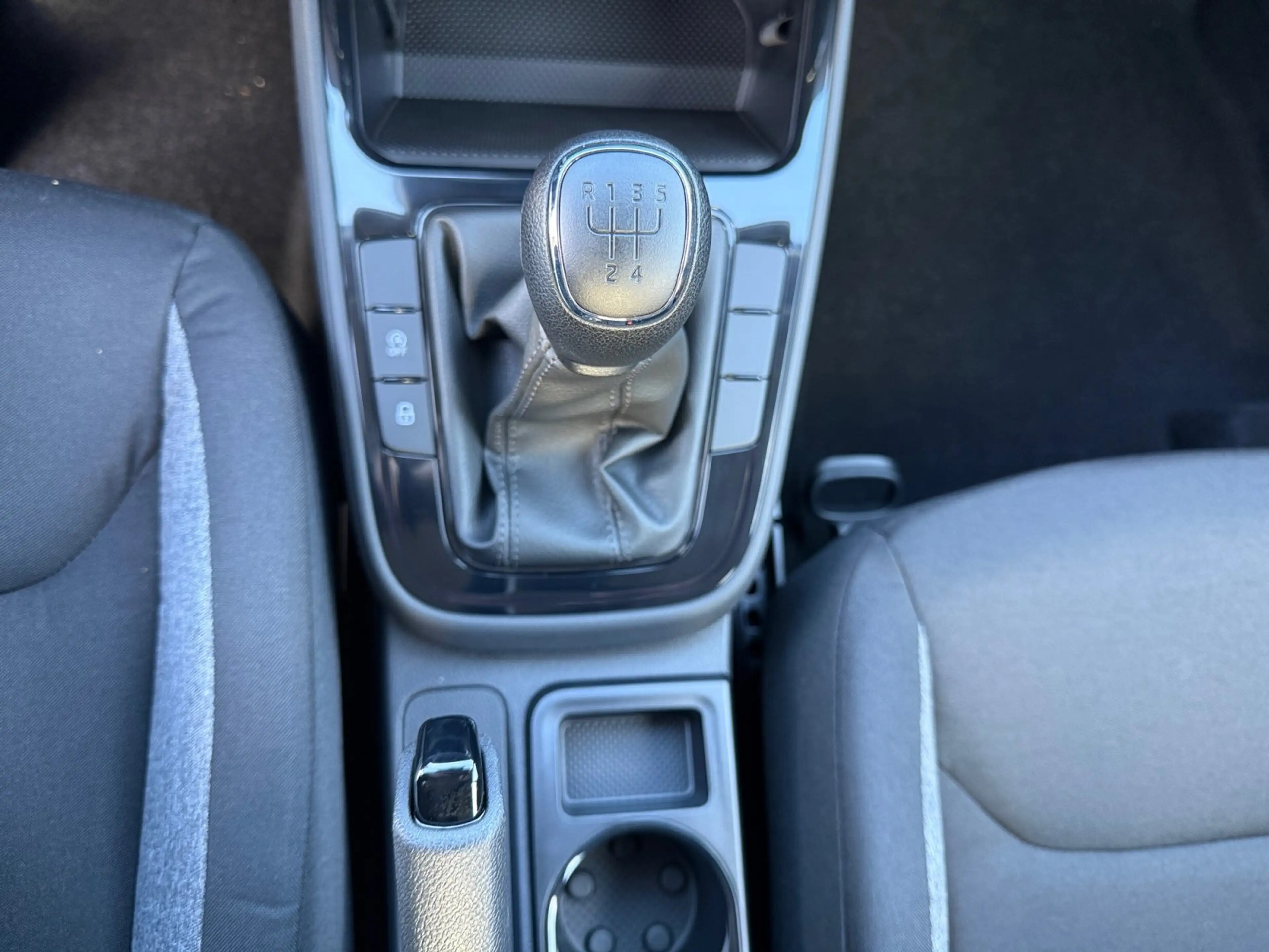 Skoda Fabia 1.0 MPI Essence LED, 2x elektr Fensterheber — photo 9