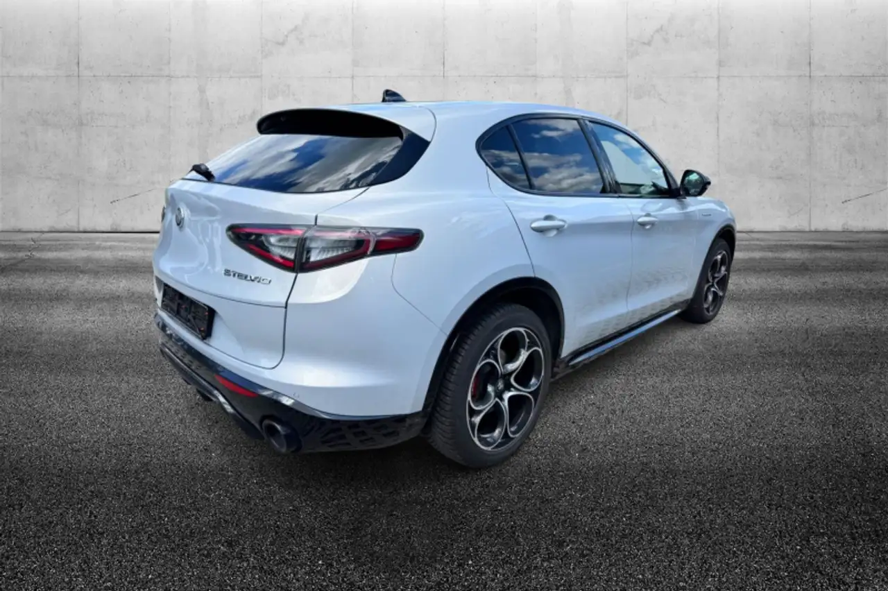 Alfa Romeo Stelvio 2024