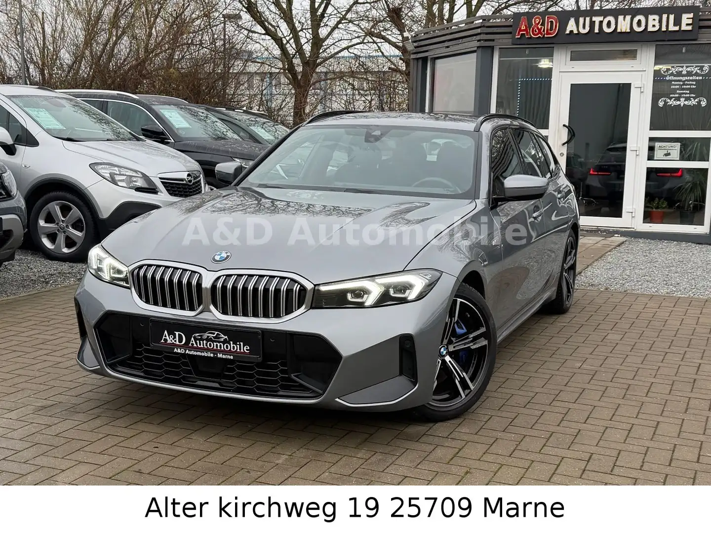 BMW 330 i Touring M Sport Navi LED ACC 1Hand Grau - 1