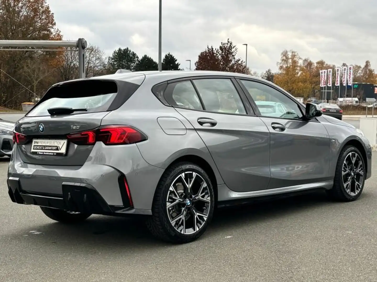 BMW 216 i Active Tourer LED NAVI SHZ PARKINGASSIST Weiß - 2