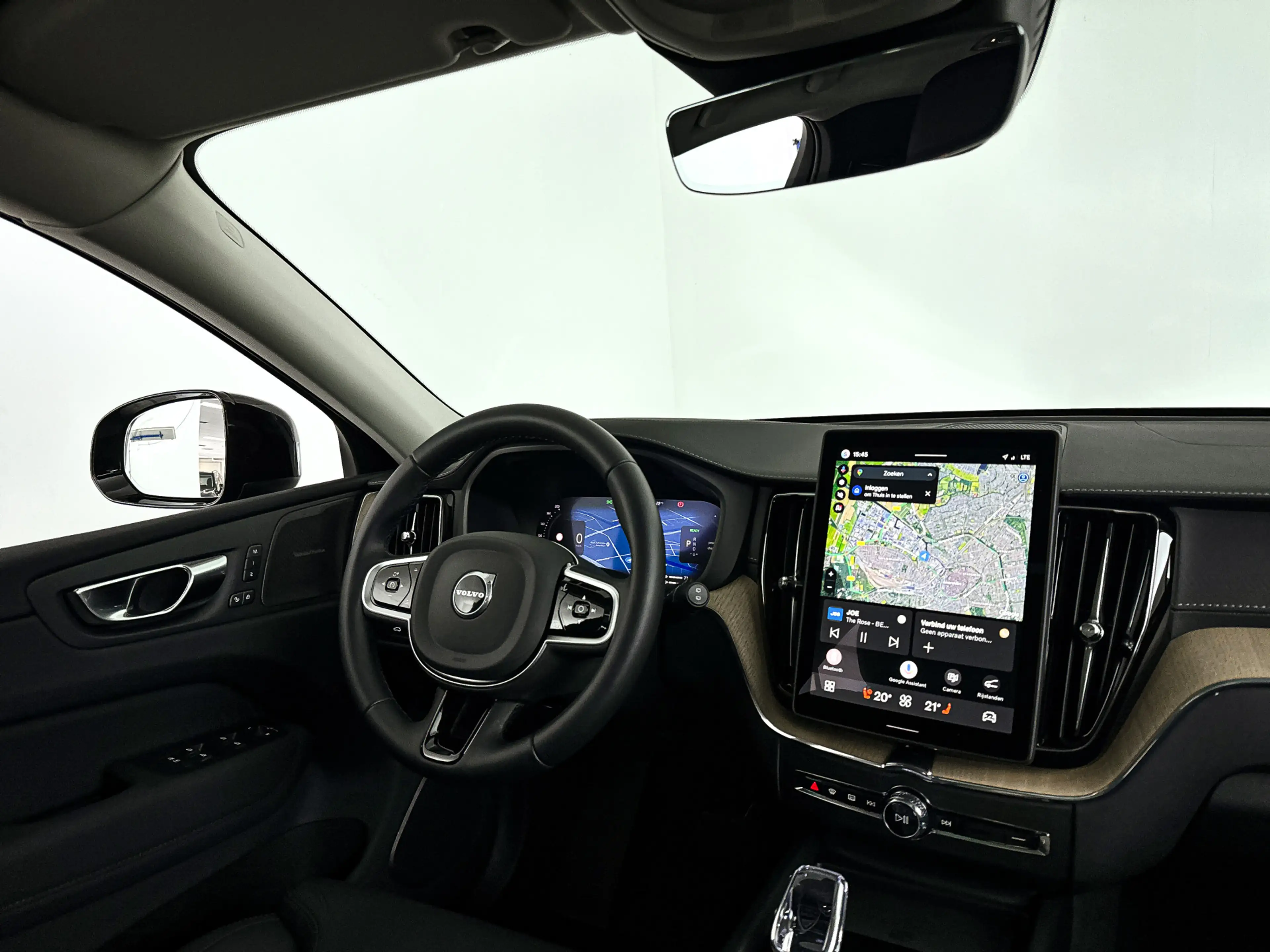 Volvo XC60 T6 Plug-in hybrid AWD Ultra Dark | SOH 100% | Pano — photo 3