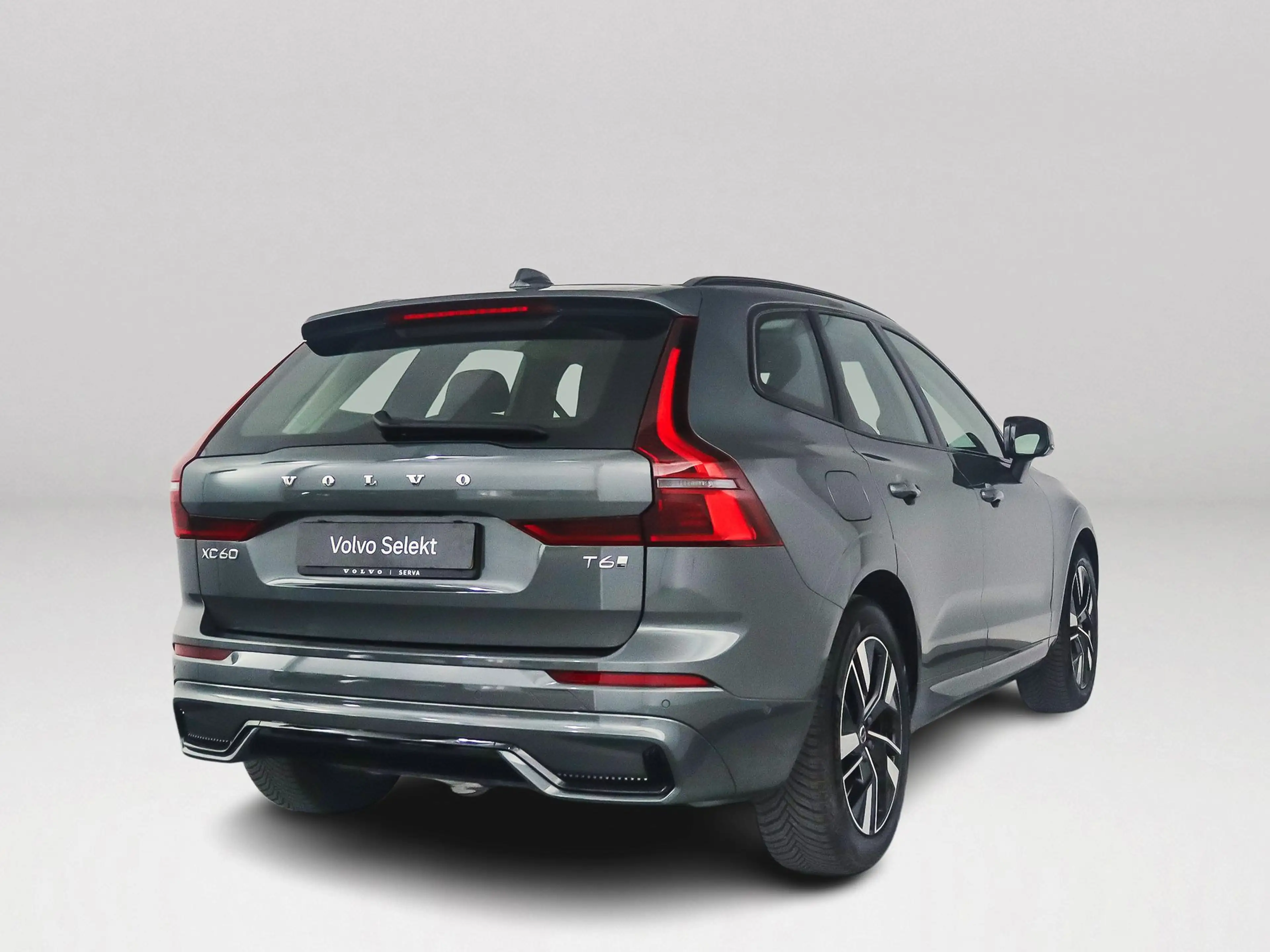 Volvo XC60 T6 Plug-in hybrid AWD Ultra Dark | SOH 100% | Pano — photo 2