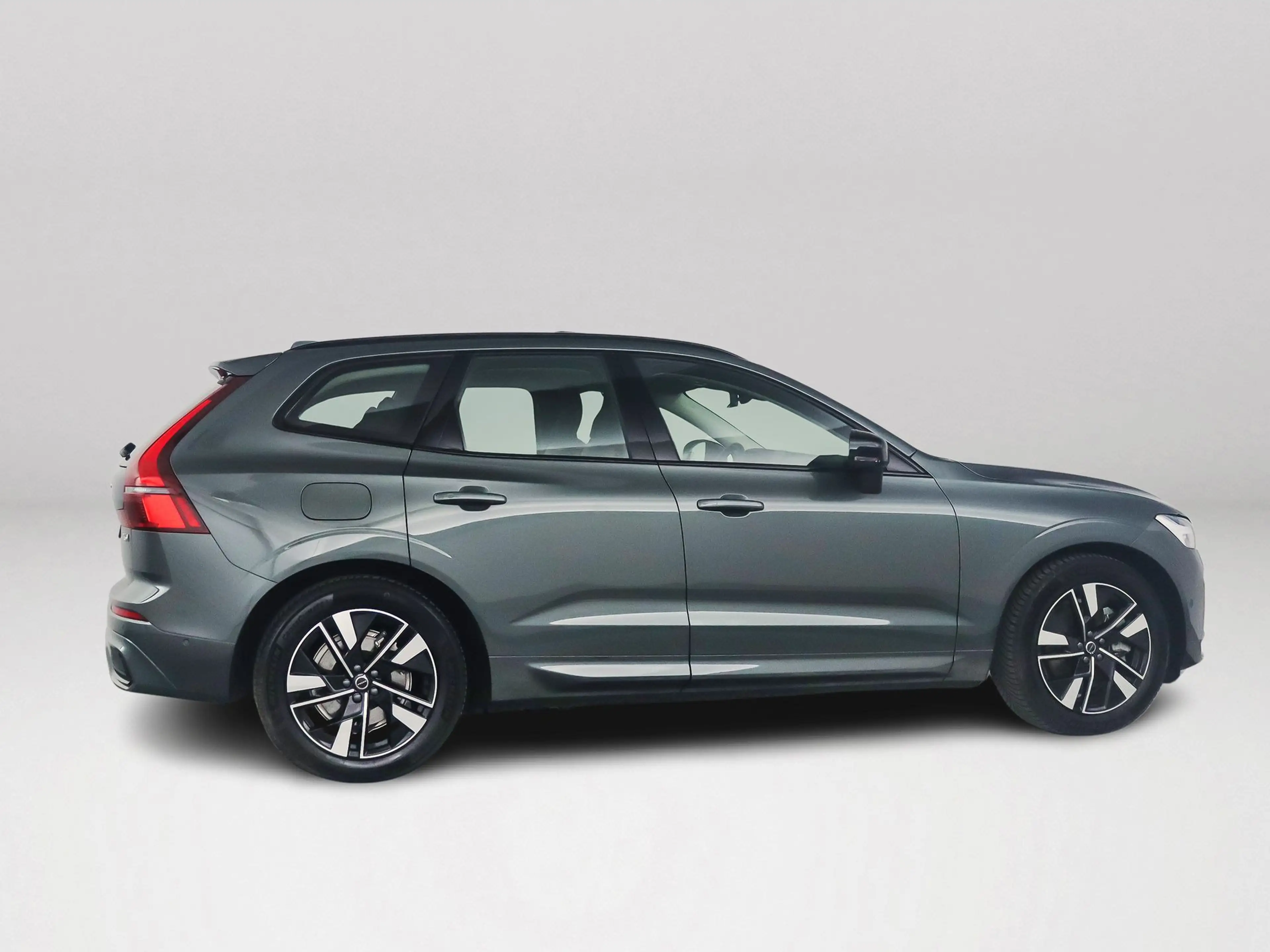 Volvo XC60 T6 Plug-in hybrid AWD Ultra Dark | SOH 100% | Pano — photo 5