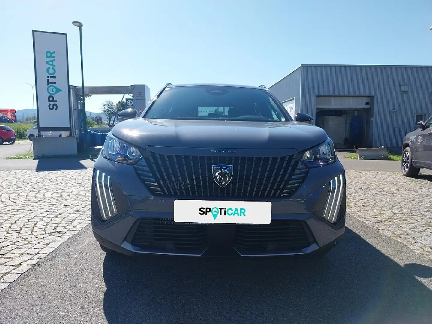 Peugeot 2008 Hybrid 145 e-DCS6 Allure Grau - 2