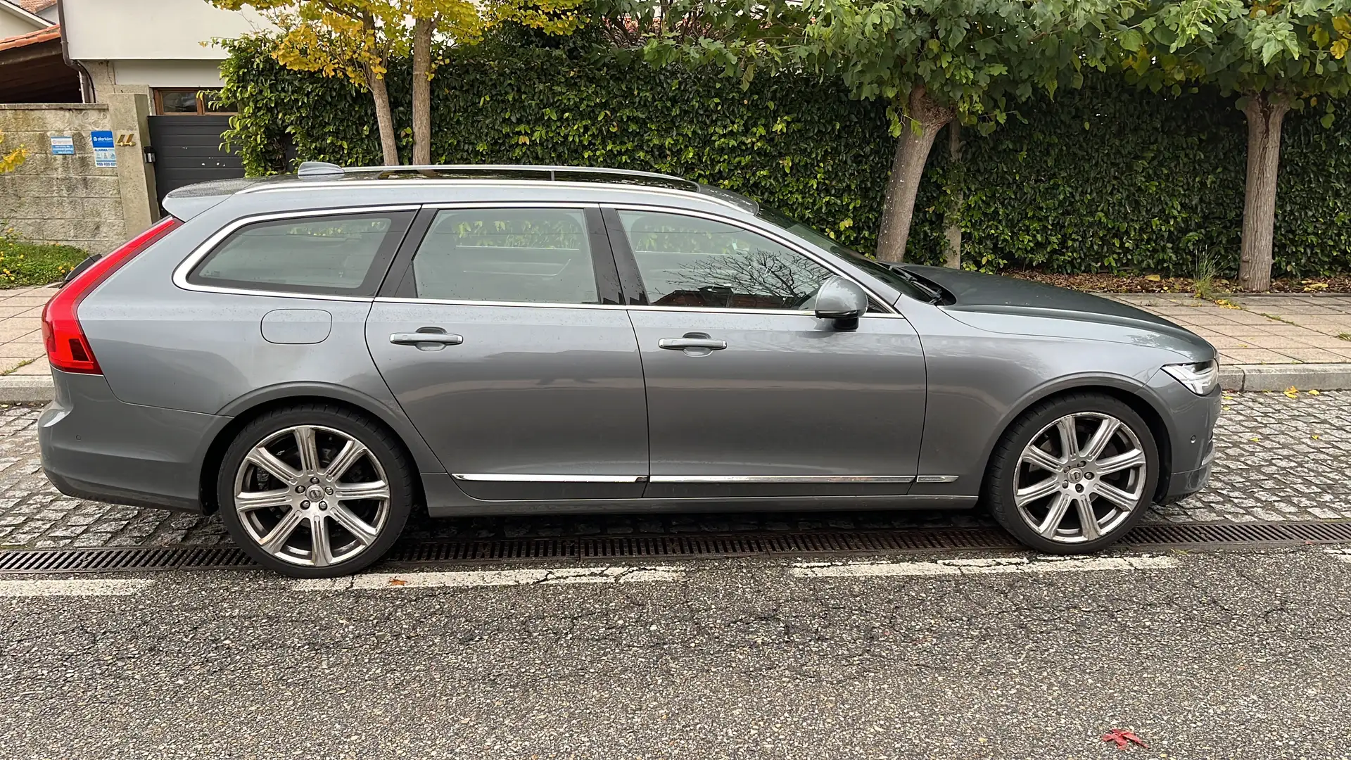 Volvo V90 V90 D5 Inscription AWD Aut. Inscription Gris - 2