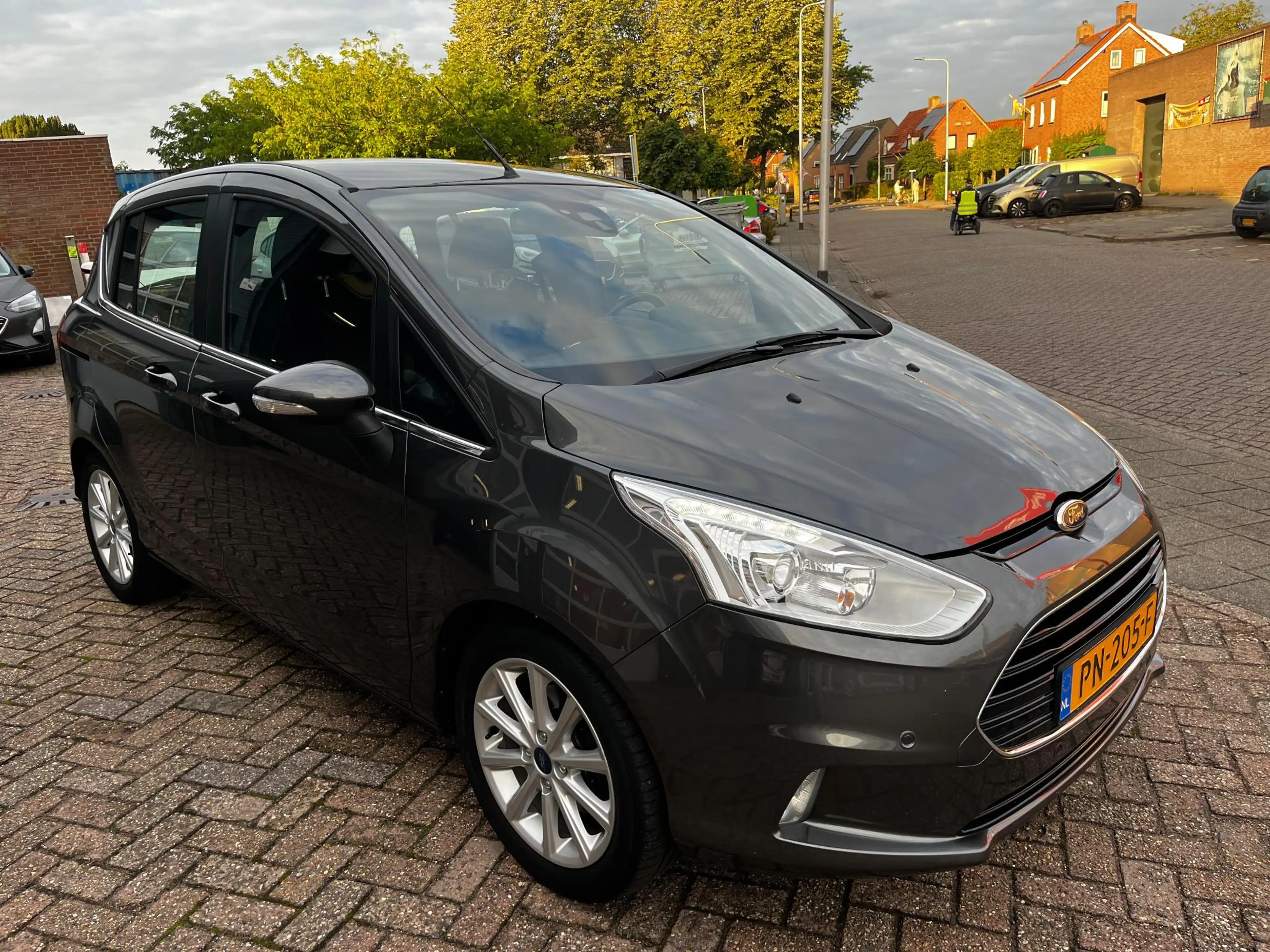 Ford B-Max B-max Titanium | Nw Distriem | RIJKLAAR | — photo 4