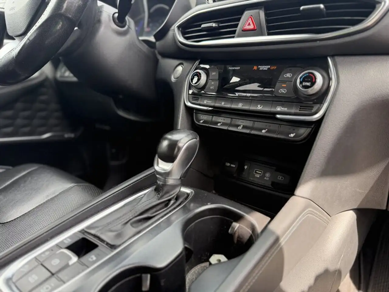 Hyundai SANTA FE снимка Hyundai SANTA FE