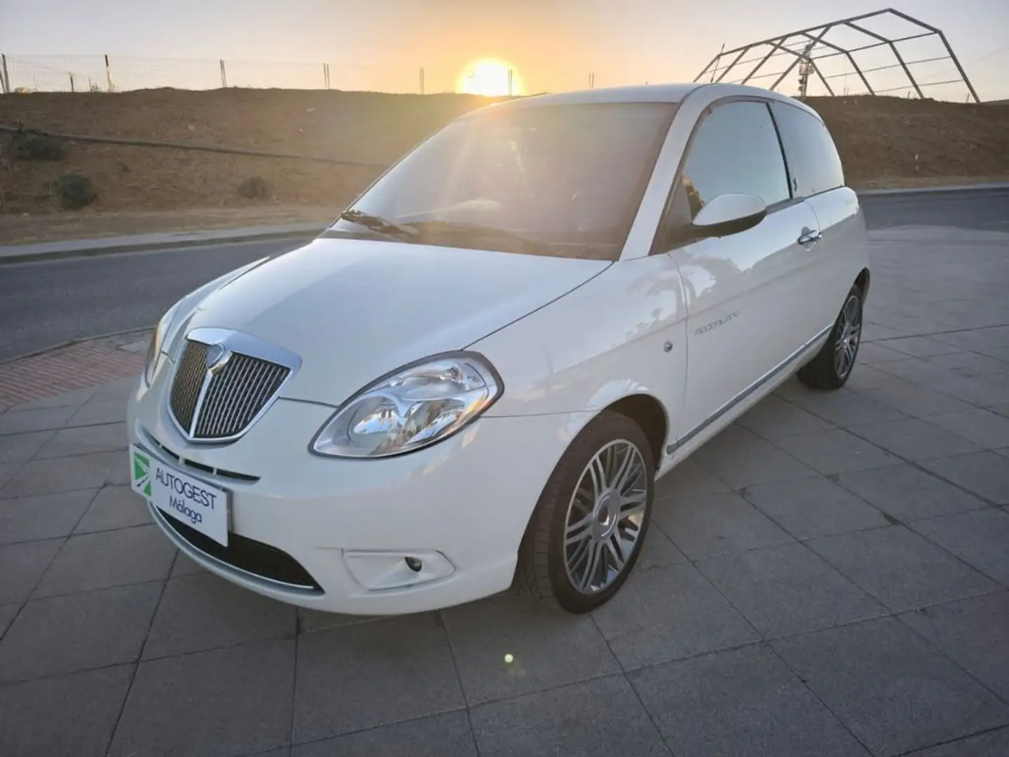 Lancia Ypsilon 1.3JTD Oro Blanco - 2