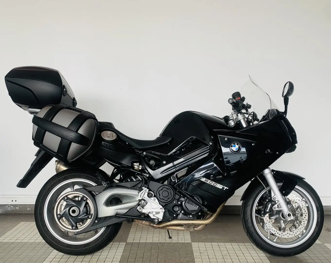 BMW F 800 ST Schwarz - 1
