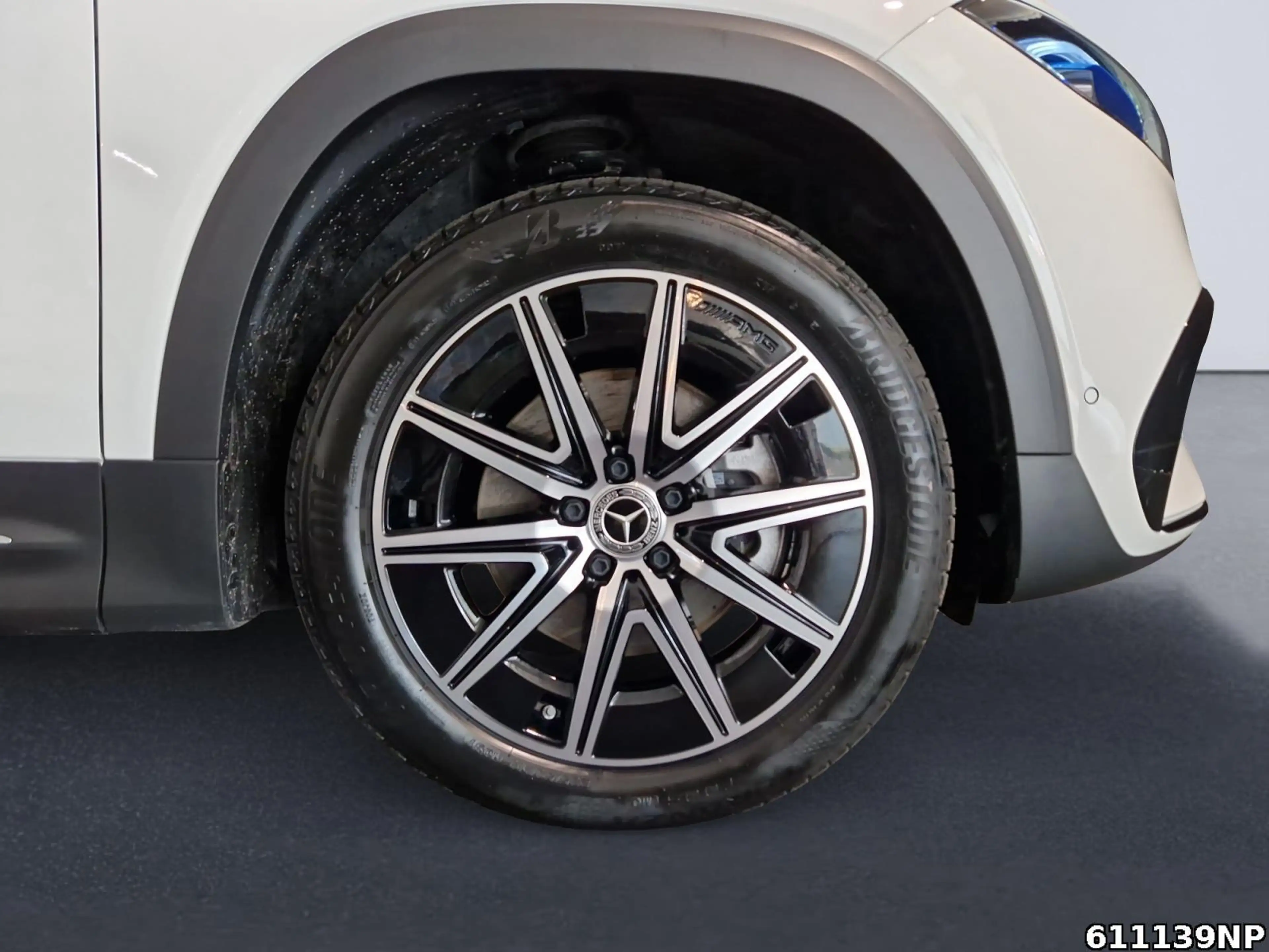 Mercedes-Benz EQB 350 4M AMG AHK Distronic360° Memory Panorama — photo 5