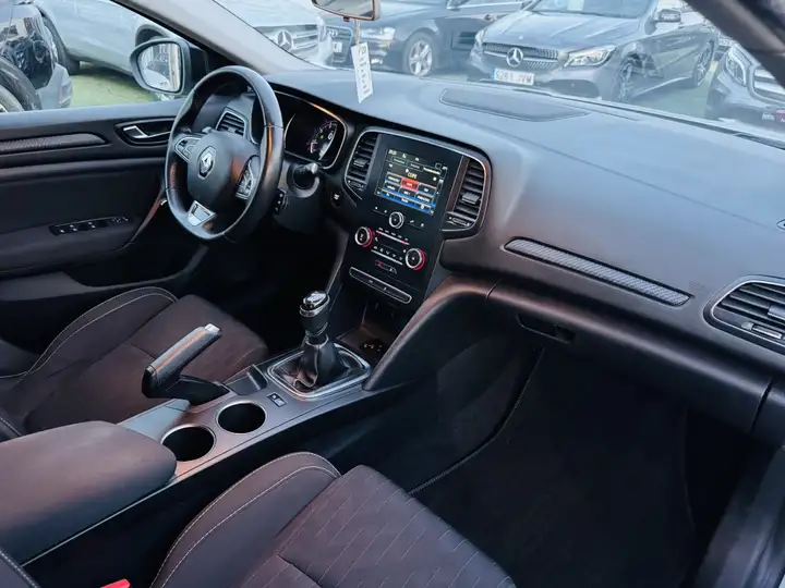 Renault Mégane 2019, foto 16