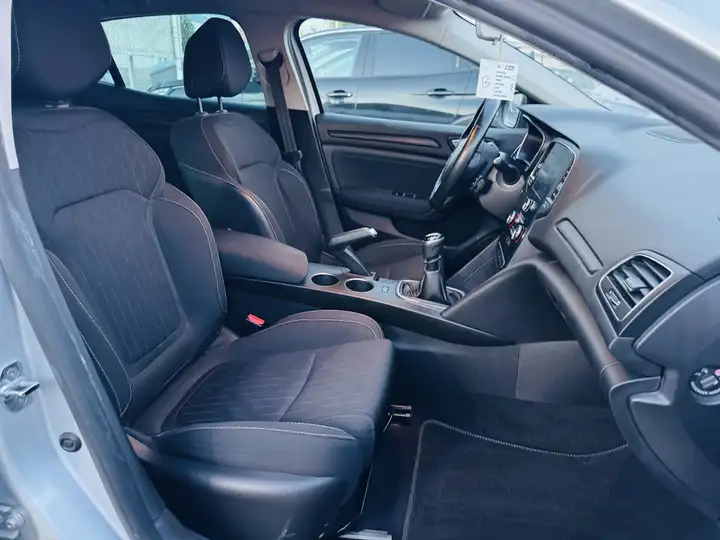 Renault Mégane 2019, foto 15