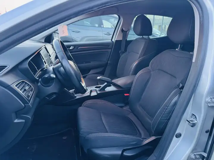Renault Mégane 2019, foto 11