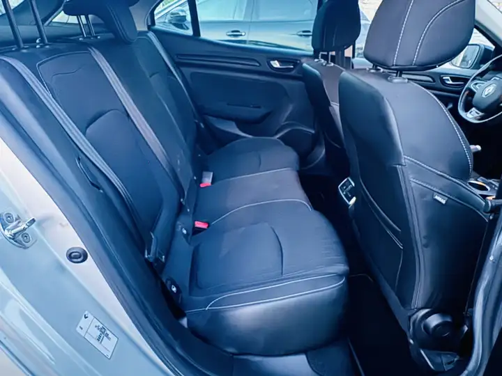 Renault Mégane 2019, foto 17