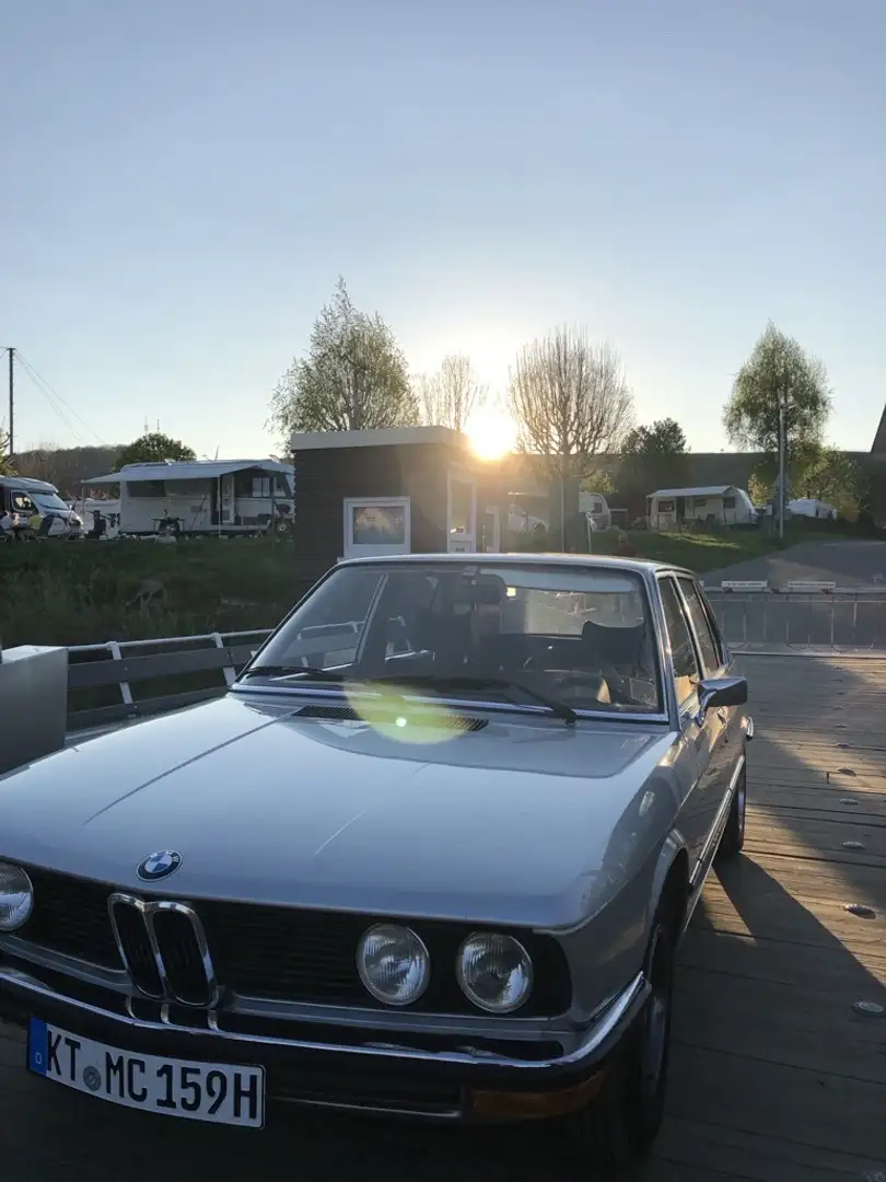 BMW 520 E12 520 Automatik - H Kennzeichen - BJ76 Argintiu - 1