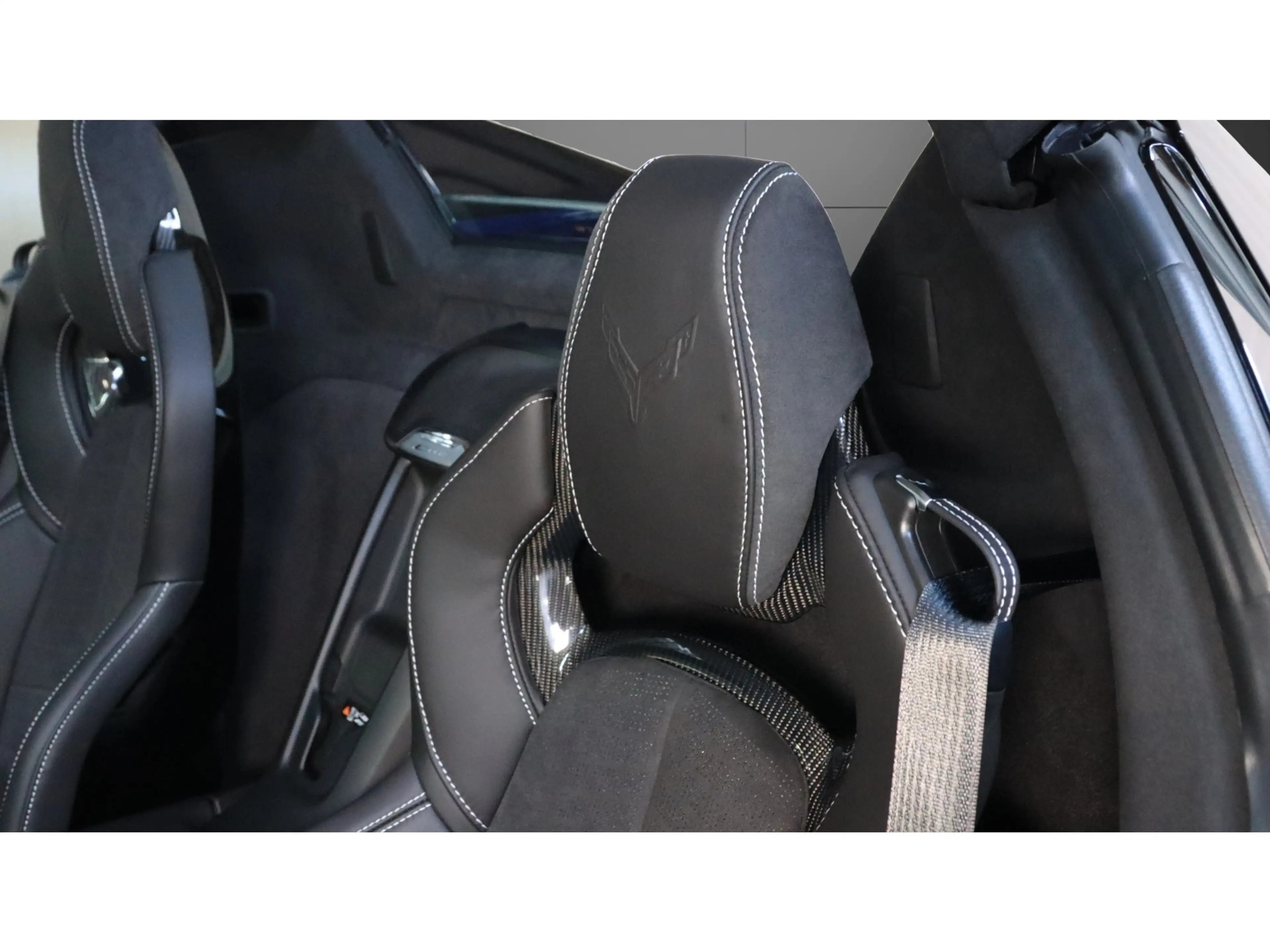 Corvette C8 E-Ray Covertible 3LZ — photo 8